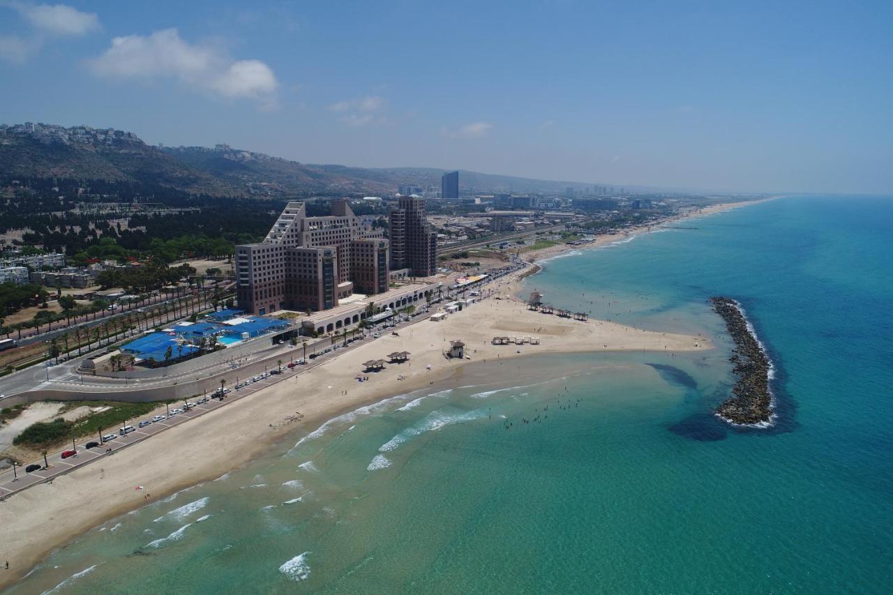 ハイファבניין אלמוג - מגדל היםアパートメント エクステリア 写真
