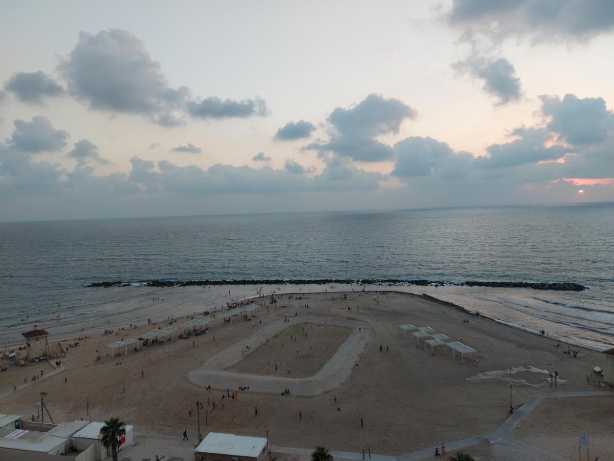 ハイファבניין אלמוג - מגדל היםアパートメント エクステリア 写真
